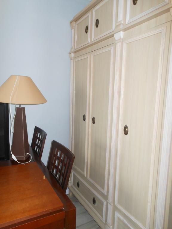 Apartament Obroncow Wybrzeza Lägenhet Gdańsk Rum bild