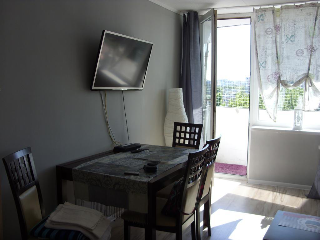 Apartament Obroncow Wybrzeza Lägenhet Gdańsk Rum bild